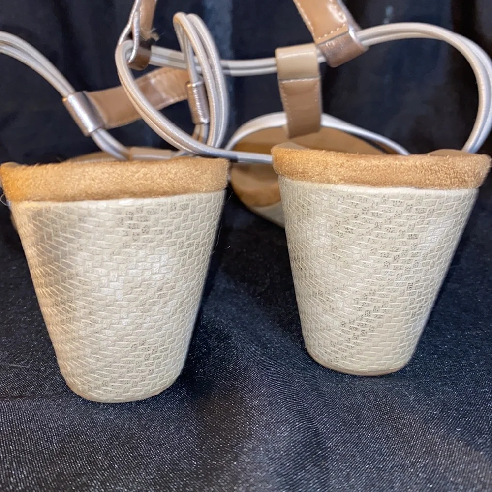 Summer Wedge Sandal 10M - Picture 3 of 8